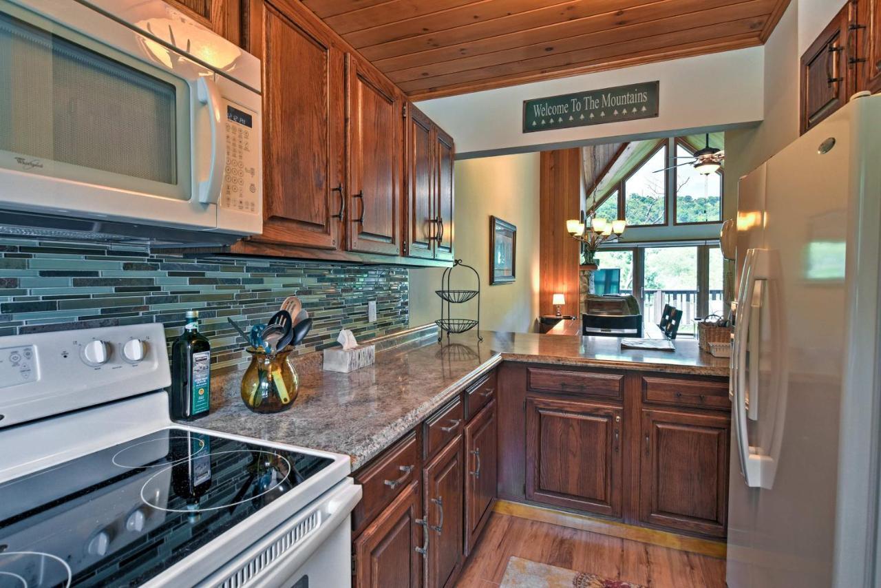 Beech Mountain Condo With Balcony, Walk To Resort! 외부 사진