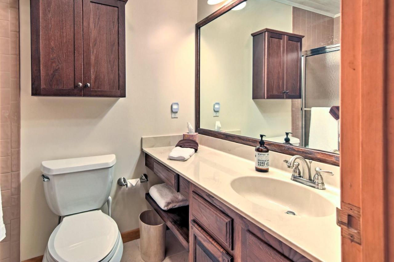 Beech Mountain Condo With Balcony, Walk To Resort! 외부 사진